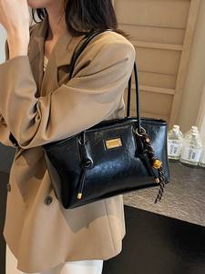 Bolso de Mano de Cuero Impermeable de Gran Capacidad al por Mayor, con Cadena Decorativa, Bolso Tote Ligero de Poliéster para Damas - Product Image 5