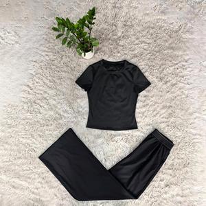 Ensemble de sport pour femmes, manches courtes, col rond, imprimé lettres, polyester et coton, pantalon large à jambes longues, tenue décontractée et confortable - Product Image 3