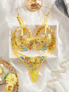 Ensemble de lingerie sexy pour femmes, transparent, brodé de fleurs, en maille, avec soutien-gorge à armatures et culotte en dentelle jaune - Product Image 3