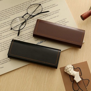 Estuche de Gafas de Cuero PU de Estilo Británico Retro de Lujo para Estudiantes, Protector de Gafas para Miopía Portátil Resistente a la Presión - Product Image 3