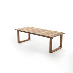 Table d'extérieur en bois massif avec plateau à lattes, mobilier de patio moderne pour jardin, cour arrière, hôtel - Product Image 1