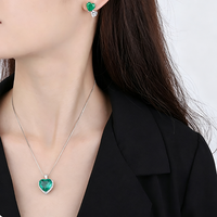 Ensemble de bijoux en argent plaqué avec zircone cubique taille cœur, boucles d'oreilles clous double cœur et collier pendentif, bijoux de mariage pour femme, cadeau