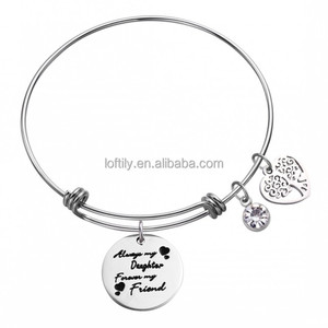 Brazalete de alambre retráctil de acero inoxidable pulsera de genealogía grabada con "Siempre sé <span class=keywords><strong>mi</strong></span> hija siempre será <span class=keywords><strong>mi</strong></span> amiga" - Product Image 1
