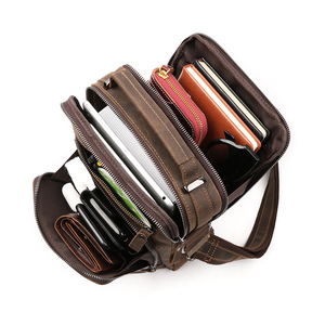 Bolso cruzado para hombre Dujiang, de cuero Crazy Horse, de gran capacidad, para negocios y viajes de ocio. - Product Image 4