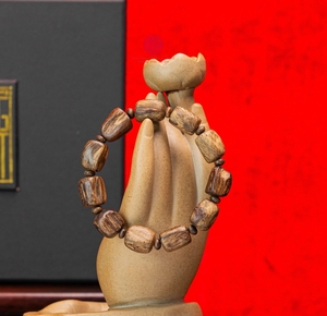 Genuine Natural Sinking Agarwood Bracelet for <b>Men</b> Small Size Classic Natural Wood Bracelet - Product Image 1