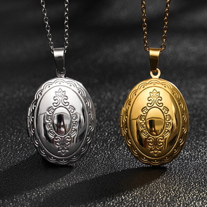 High Quality Retro Stainless Steel <strong>Locket</strong> Necklace <strong>Oval</strong> <strong>Shaped</strong> <strong>Locket</strong> Pendant 18k Gold-Plated Photo Necklace - Product Image 2