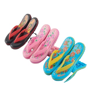 New Design Lovely Large <strong>Flip</strong> <strong>Flops</strong> Plastic Custom Beach Chair Plastic Beach Towel Clips - Product Image 1