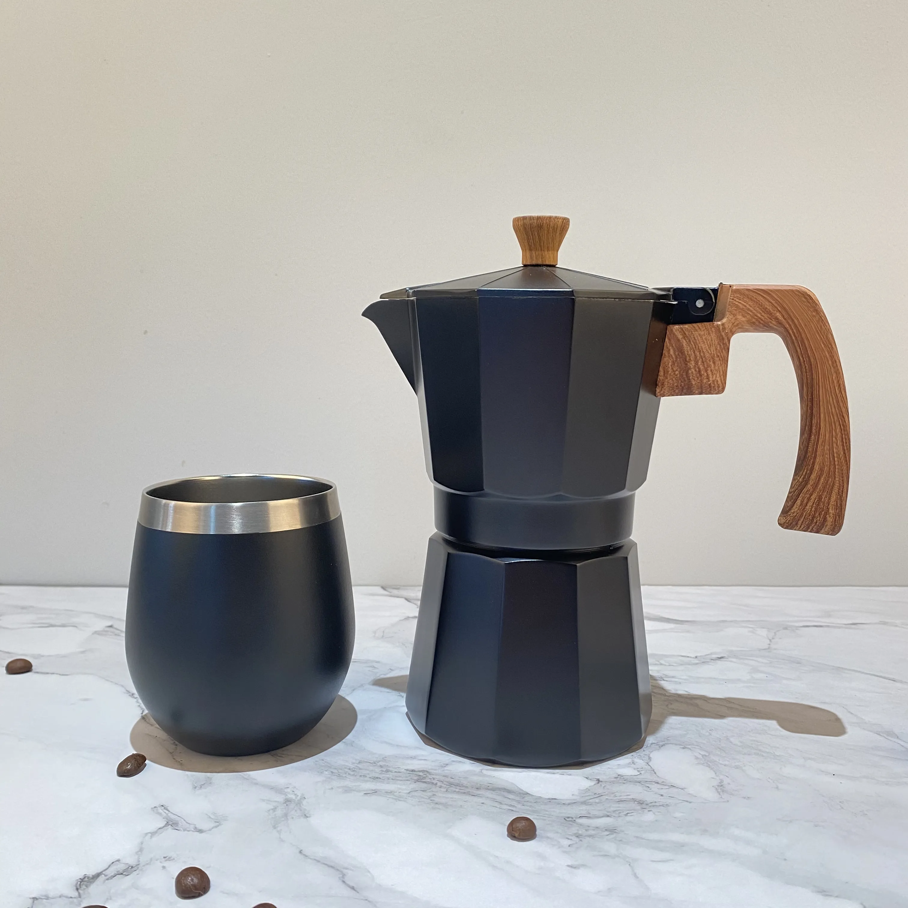 Klassisches Design Kaffee maschine Italienische Kaffee maschine Kunden spezifisches Aluminium Kaffeekanne Geschenkset Espresso maschine und Tassen Geschenkset