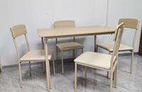 Ensemble de table à manger 4 pièces en chêne clair, table à manger et chaises rembourrées, cadre en métal beige, meubles de salle à manger minimalistes pour la maison