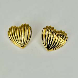 Boucles d'oreilles tendance en acier inoxydable 316L avec placage or PVD, design coquillage durable et résistant - Product Image 1