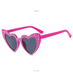 Lunettes à cœur pour femmes Lunettes de soleil à cœur en strass en vrac Lunettes de soleil à cœur mignon Lunettes de soleil de mariée pour la fête et le mariage - Product Image 2