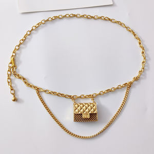 <span class=keywords><strong>Cintura</strong></span> a Catena Dorata Stile CC di Tendenza <span class=keywords><strong>per</strong></span> Donna con Borsetta Metallica Decorativa Mini Regolabile <span class=keywords><strong>per</strong></span> Abito - Product Image 3