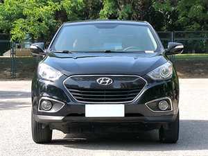 Vente en gros pour Hyundai ix35 – Unité unique, <span class=keywords><strong>prix</strong></span> bas, export mondial, conduite à gauche, <span class=keywords><strong>voiture</strong></span> d'<span class=keywords><strong>occasion</strong></span> automatique avec sièges en cuir et coffre arrière - Product Image 2