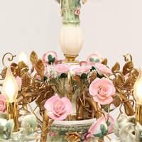 Lustre fleur en laiton et céramique à 8 lumières pour décoration de mariage