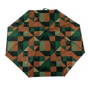 Paraguas Compacto de Nailon con Diseño de Patrón Indio Vintage, Apertura y Cierre Automáticos, Estructura Caleidoscópica de 3 Pliegues - Product Image 1