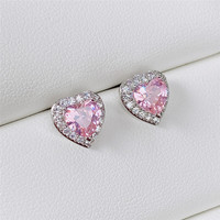 Pendientes Minimalistas con Corazón y Circonitas, Joyería Femenina para Uso Diario en la Oficina y Eventos Nocturnos Elegantes, Venta al Por Mayor Personalizada