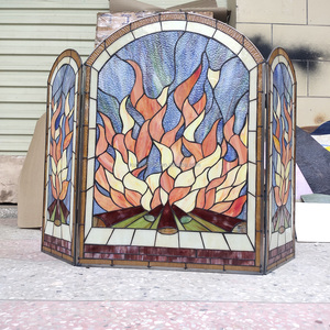 Paravent de cheminée en vitrail, 3 panneaux, motif flamme, verre décoratif traditionnel, pour salon, autoportant, forme cathédrale - Product Image 4