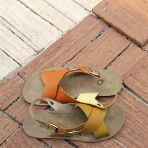 I sandali piatti <span class=keywords><strong>Slip</strong></span>-<span class=keywords><strong>on</strong></span> minimalisti e alla moda da <span class=keywords><strong>uomo</strong></span> sono leggeri e adatti per l'uso quotidiano in spiaggia. size38-47 - Product Image 1