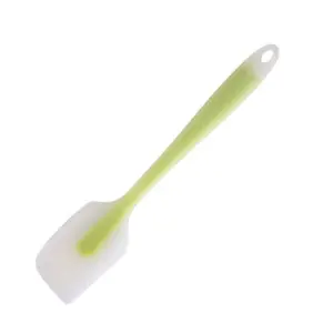 Thực phẩm phân loại màu xanh lá cây dài xử lý tùy chỉnh mang nhãn hiệu Silicone nấu ăn thìa đồ dùng nhà bếp thìa đặt