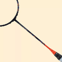 Raquette de badminton professionnelle personnalisée de haute qualité, tissée en PU, en fibre de carbone, légère, haute rigidité, haute tension, fabricant OEM
