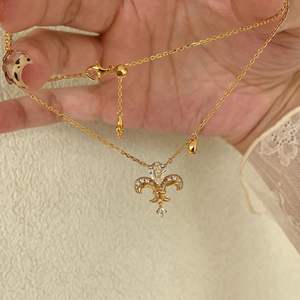 Collier en argent pur S925 de style vintage, plissé, rétro, doux, chaîne en dentelle, avec un design artistique simple, matériau principal en or - Product Image 3