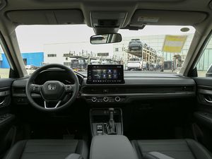 Tracción delantera Hon Da CRV 240Turbo Espaciosa, repleta de funciones, eficiente en combustible, práctica, con generosos descuentos. - Product Image 4