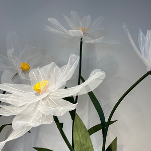 Personalizado blanco pequeña Margarita gigante flor de papel decoraciones de la boda de seda de pie conjunto para tienda escaparate para graduación - Product Image 2