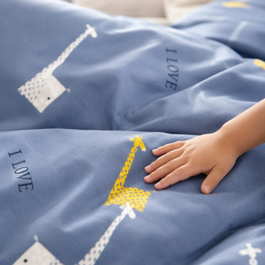 ชุดเครื่องนอนเด็กผ้าฝ้ายลายยีราฟน่ารักสีฟ้าเหลืองจากโปแลนด์ สำหรับ EU Dropshipping Nursery 3 ชิ้น - Product Image 3