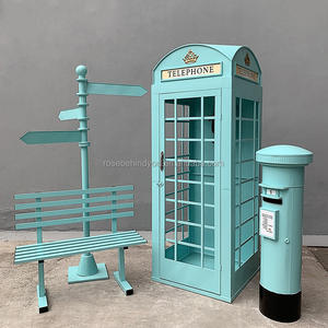 Cabine téléphonique antique de style londonien pour décoration extérieure, rose et blanche, avec motifs floraux, pour décoration extérieure - Product Image 1