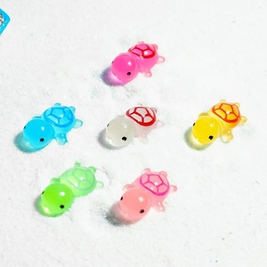 Venta al por mayor jardín de hadas resina artesanías niños <span class=keywords><strong>Mar</strong></span> Animales figuritas tortuga luminosa oscuro acuario peces para tanque para San Valentín - Product Image 3