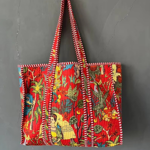 Bolsa de Mano Acolchada de Algodón con Estampado de Bloques, Tradicional, Hecha a Mano, Ecológica, Reutilizable, para Viajes, Compras, y Uso Diario - Product Image 1