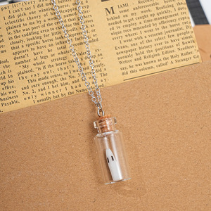 2025 Nouvelle Arrivée Halloween Bijoux Lumineux (Bleu) le Adopter un Fantôme dans une Bouteille Pendentif Collier pour Hommes et Femmes - Product Image 6