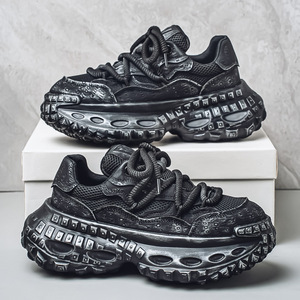 Nuevos zapatos deportivos casuales de verano para adolescentes con suela gruesa y parte superior de malla para todas las estaciones. - Product Image 1