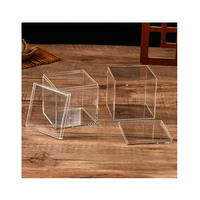 Vente en gros de boîtes d'emballage jetables en plastique acrylique transparent 15*15*15cm pour biscuits, mousse, gâteau, matériau de qualité alimentaire