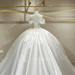 Robe de mariée JFH119 exclusive en satin, épaules dénudées, traîne chapelle, dentelle florale moderne, coupe bouffante, décolleté cœur pour femme - Product Image 6