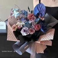 Le papier d'emballage imperméable à motif floral perforé le plus vendu est utilisé pour les matériaux d'emballage dans les fleuristes