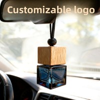 Diffuseur d'huiles essentielles de luxe 8 ml, flacon de parfum en verre carré à suspendre pour voiture, bouchon en bois, étiquette privée OEM