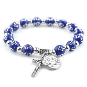 Perles en <span class=keywords><strong>plastique</strong></span> multicolores 8 mm Bracelets croix pas chers Corde élastique solide Bracelets catholiques avec médaille de la Vierge - Product Image 5