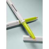 Crayon à lèvres pour définir le contour et estomper la base de rouge à lèvres onctueuse au toucher brumeux