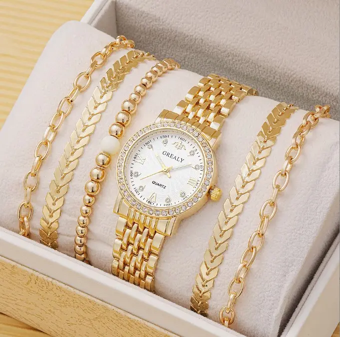 New Women's Round Pointer Quartz Watch Rhinestone Women's Gold Bracelet Jewelry Watch Set