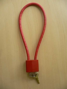 Offre Spéciale : Cadenas de Sécurité <span class=keywords><strong>à</strong></span> Câble de 15 pouces pour Armes <span class=keywords><strong>à</strong></span> Feu et Vélos – Conforme aux Normes Américaines (Hamlet) - Product Image 2