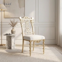 Fauteuil lounge néoclassique Aurelian Filigree |   Blanc de luxe &amp;   Sièges français dorés - EKAR