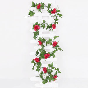 Guirlande de fleurs artificielles roses de 220 cm de haute qualité avec feuilles vertes pour la décoration de la maison, des mariages et des fêtes - Vente en gros - Product Image 2