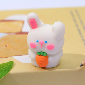Taille-crayon <span class=keywords><strong>mécanique</strong></span> de style dessin animé, mignon, résistant aux chutes, petit et portable pour étudiants, avec embout de crayon 3D en forme d'animal mignon - Product Image 6