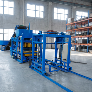 Machine automatique <span class=keywords><strong>de</strong></span> fabrication <span class=keywords><strong>de</strong></span> briques <span class=keywords><strong>de</strong></span> pavage avec interverrouillage PLC, alimentation par <span class=keywords><strong>palette</strong></span> et malaxeur QTJ4-25D - Product Image 1