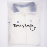 Sac en plastique mat avec fermeture éclair personnalisée pour vêtements, impression de logo d'usine, emballage de vêtements, sac en plastique givré avec fermeture éclair