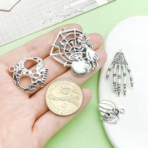 Pendentif Breloque Rétro Antique en Alliage d'Argent, Motif Crâne et Chauve-souris d'Halloween, Formes Mixtes, Accessoire de Fabrication de Bijoux DIY - Product Image 2
