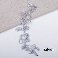 Robes Haute Couture ornées de dentelle or argent appliques broderie couture feuille dentelle accessoires