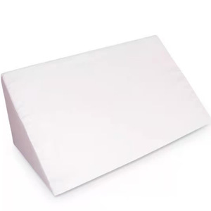 Coussin triangulaire anti-escarres pour personnes âgées 60x25x20 cm, amovible et lavable - Product Image 1