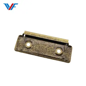 Fornitore di fabbrica clip per appunti in metallo piatto con finitura in bronzo vintage da 70mm più venduta per clip per appunti in metallo con bordo in legno